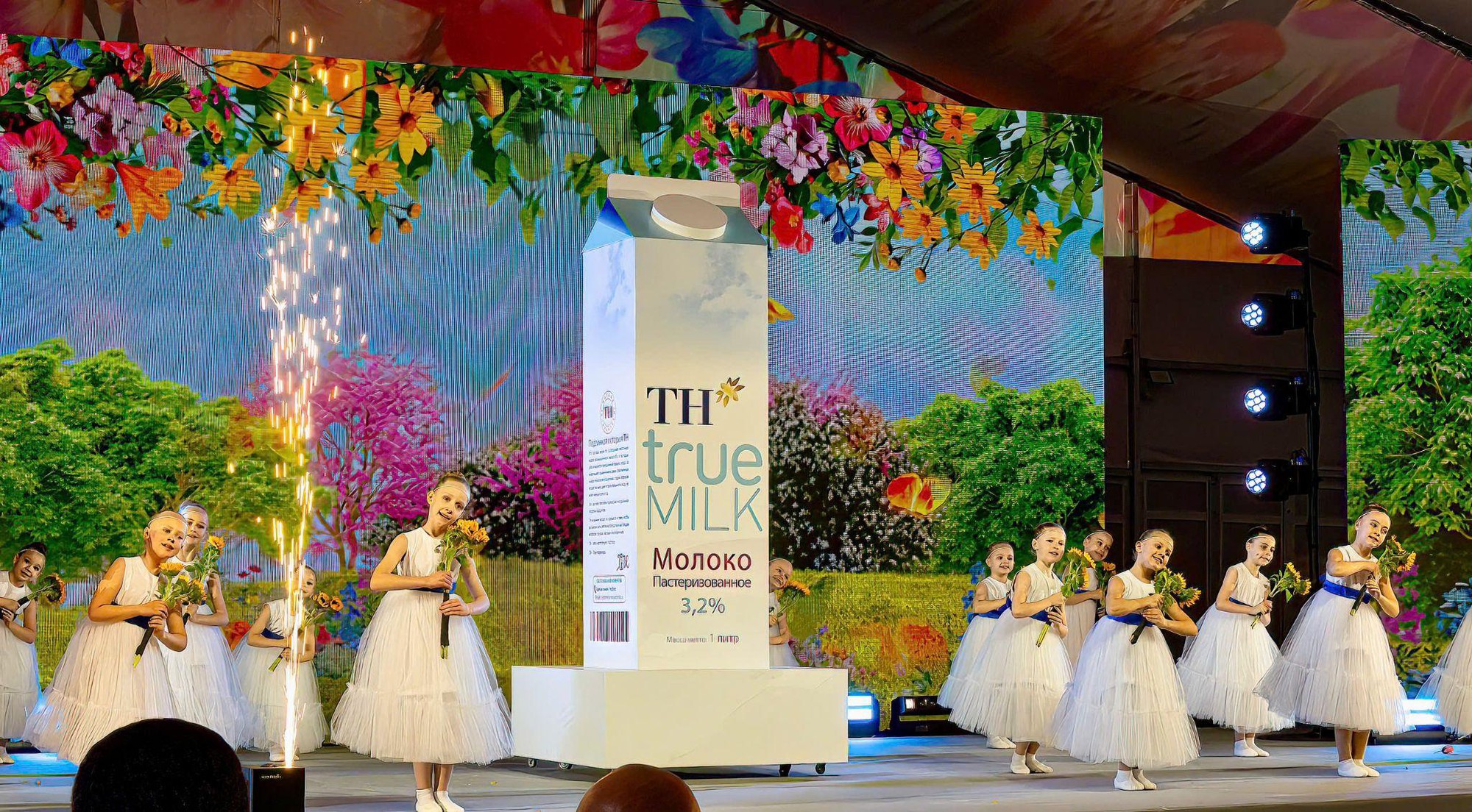 TH true MILK và nhà máy nghìn tấn tại Kaluga: "Hãy làm ly sữa thắm tình hữu nghị Việt - Nga"- Ảnh 2. TH true MILK và nhà máy nghìn tấn tại Kaluga: "Hãy làm ly sữa thắm tình hữu nghị Việt - Nga"- Ảnh 2.