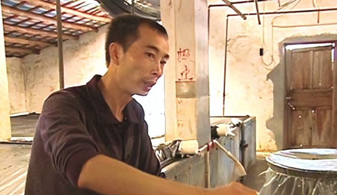 Người đàn ông chi hơn 472 triệu đồng nhập 81 tấn nước biển của Mỹ bị hải quan chặn lại: Tưởng trò đùa nhưng là “vũ khí bí mật” giúp đổi đời- Ảnh 2.