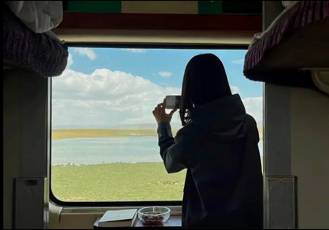 Chuyến tàu chạy hơn 4.000km qua 15 thành phố, đi mất gần 2 ngày: Du khách nhận xét "Không bao giờ quên"- Ảnh 7.