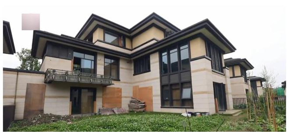 Đại gia đình 10 người bán 3 căn nhà, góp 18 tỷ đồng mua biệt thự 600m2 cùng chung sống, mẹ già 93 tuổi cực kỳ hài lòng- Ảnh 1.