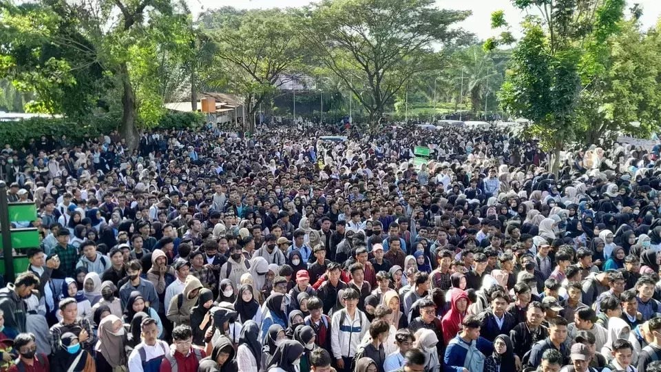 Nước láng giềng xóa bỏ quy định “đẹp trai mới được tuyển dụng”- Ảnh 1. Nước láng giềng xóa bỏ quy định “đẹp trai mới được tuyển dụng”- Ảnh 1.