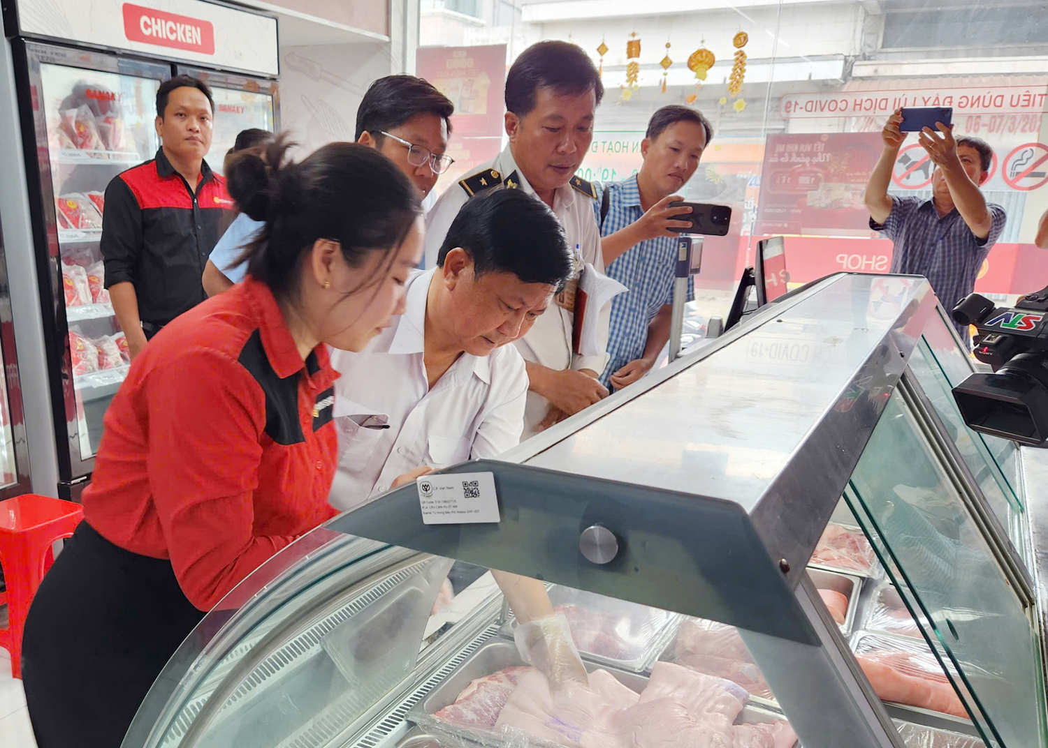Nóng: Đã có kết quả xét nghiệm mẫu thịt heo nghi vấn của cửa hàng C.P Việt Nam ở Sóc Trăng- Ảnh 1. Nóng: Đã có kết quả xét nghiệm mẫu thịt heo nghi vấn của cửa hàng C.P Việt Nam ở Sóc Trăng- Ảnh 1.