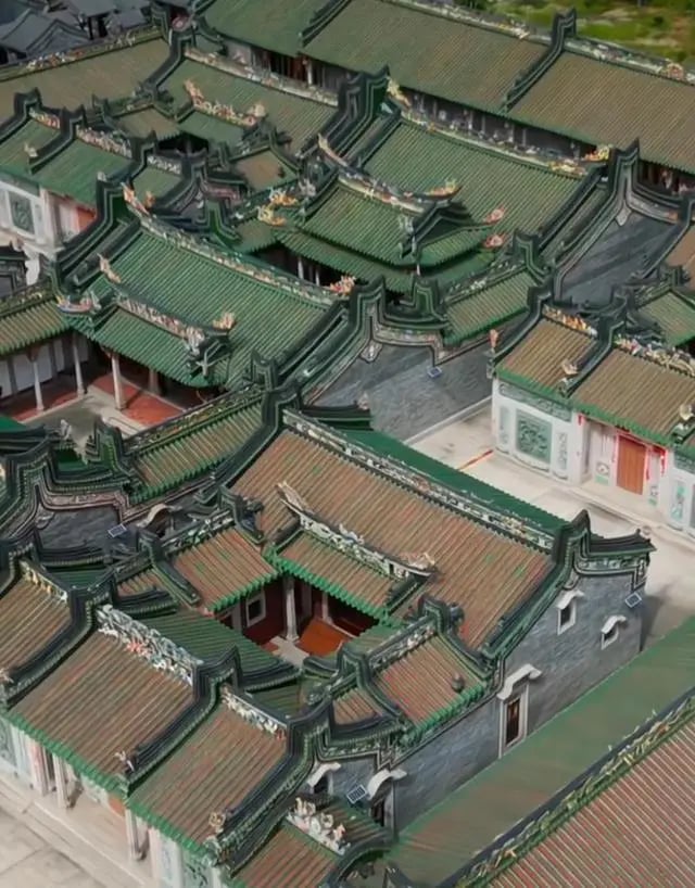 3 anh em góp hơn 3.600 tỷ đồng xây khu biệt phủ rộng hơn 10.000m2: 12 năm sau bị yêu cầu phá dỡ vì lý do bất ngờ- Ảnh 1. 3 anh em góp hơn 3.600 tỷ đồng xây khu biệt phủ rộng hơn 10.000m2: 12 năm sau bị yêu cầu phá dỡ vì lý do bất ngờ- Ảnh 1.