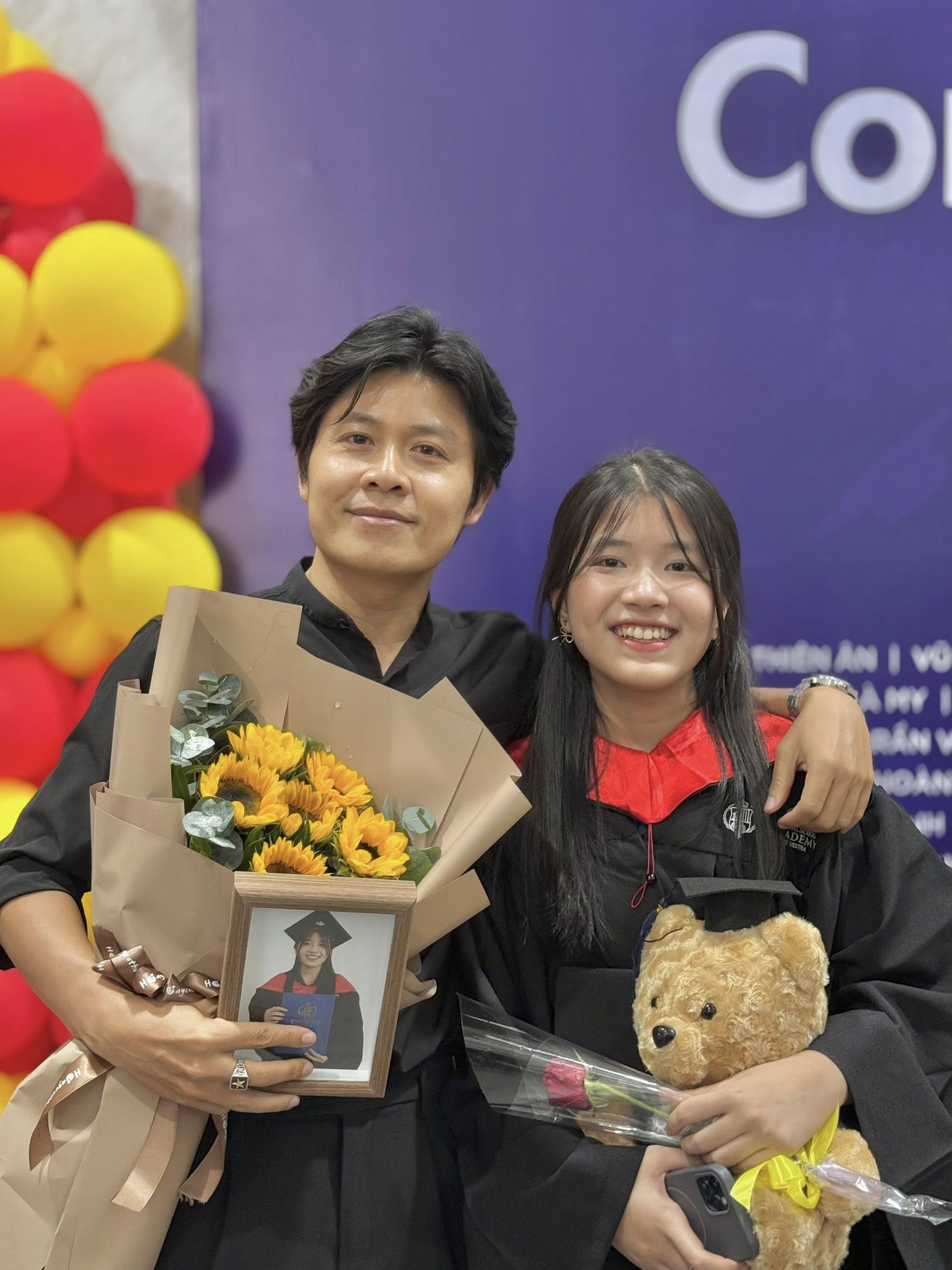 Nhạc sĩ Nguyễn Văn Chung hỏi shipper 7 chữ khi con gái lớn mua hàng online suốt ngày, cả cõi mạng “ngỡ ngàng”- Ảnh 5. Nhạc sĩ Nguyễn Văn Chung hỏi shipper 7 chữ khi con gái lớn mua hàng online suốt ngày, cả cõi mạng “ngỡ ngàng”- Ảnh 5.