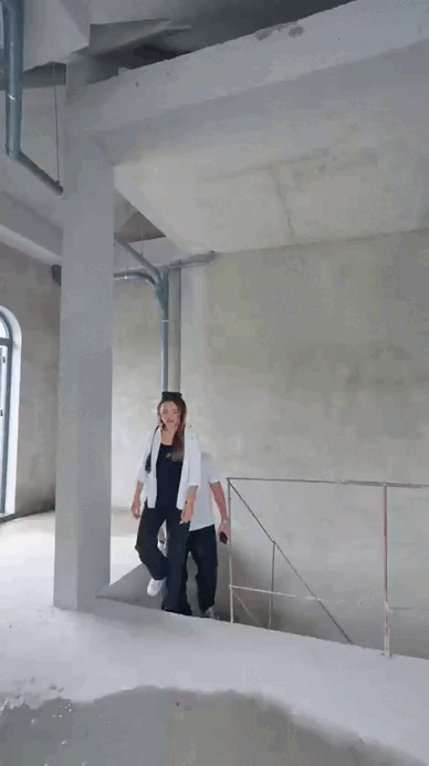 Cặp đôi 290 triệu like khoe biệt thự 180m², chưa decor gì vẫn hút hơn 3 triệu người xem- Ảnh 10. Cặp đôi 290 triệu like khoe biệt thự 180m², chưa decor gì vẫn hút hơn 3 triệu người xem- Ảnh 10.