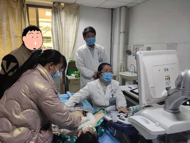 Bé gái 6 tuổi cứ thứ Sáu lại đau bụng dữ dội: Tới viện, bác sĩ nói 1 câu duy nhất khiến cha mẹ bừng tỉnh- Ảnh 1.