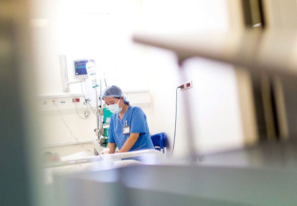 Những nét chữ trên khăn giấy và chuyện một người Hàn Quốc được bác sĩ Việt "hồi sinh" sau 80 ngày sống thực vật, không người thân- Ảnh 2. Những nét chữ trên khăn giấy và chuyện một người Hàn Quốc được bác sĩ Việt "hồi sinh" sau 80 ngày sống thực vật, không người thân- Ảnh 2.