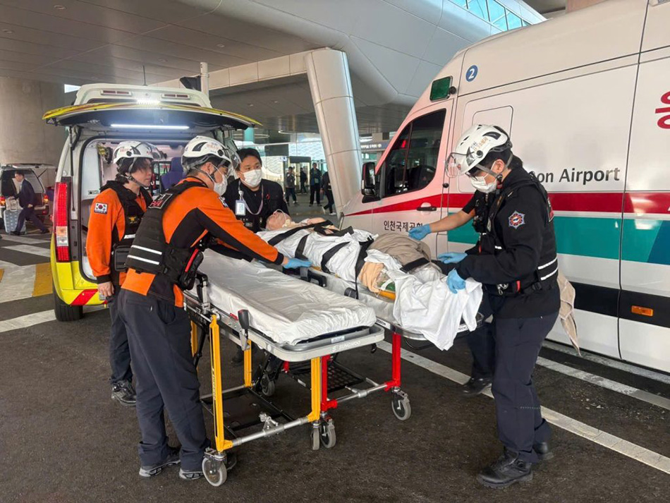 Những nét chữ trên khăn giấy và chuyện một người Hàn Quốc được bác sĩ Việt "hồi sinh" sau 80 ngày sống thực vật, không người thân- Ảnh 5. Những nét chữ trên khăn giấy và chuyện một người Hàn Quốc được bác sĩ Việt "hồi sinh" sau 80 ngày sống thực vật, không người thân- Ảnh 5.