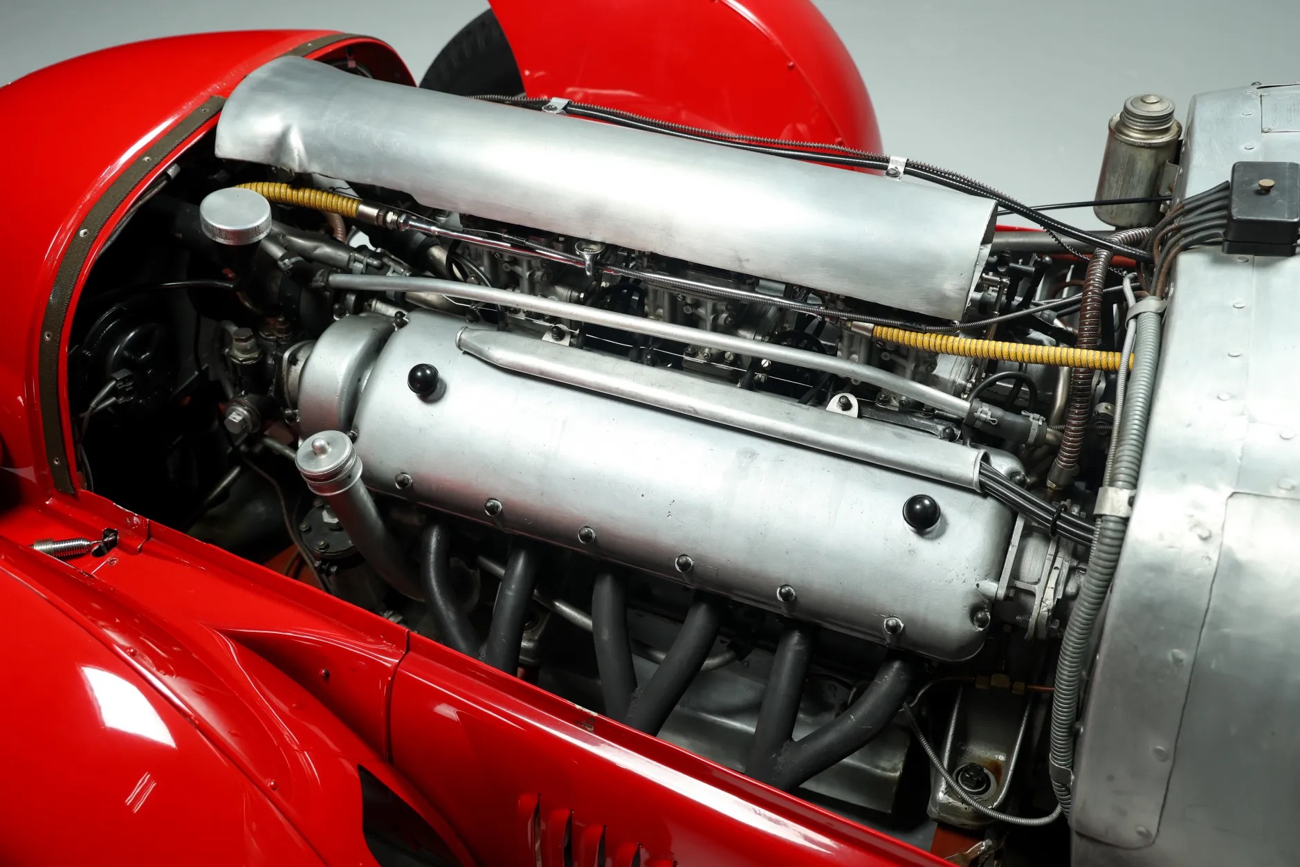 Siêu xe Ferrari bán giá kỷ lục 220 tỷ đồng: Đã 77 năm tuổi, là 1 trong 9 chiếc được sản xuất trên toàn thế giới- Ảnh 3.