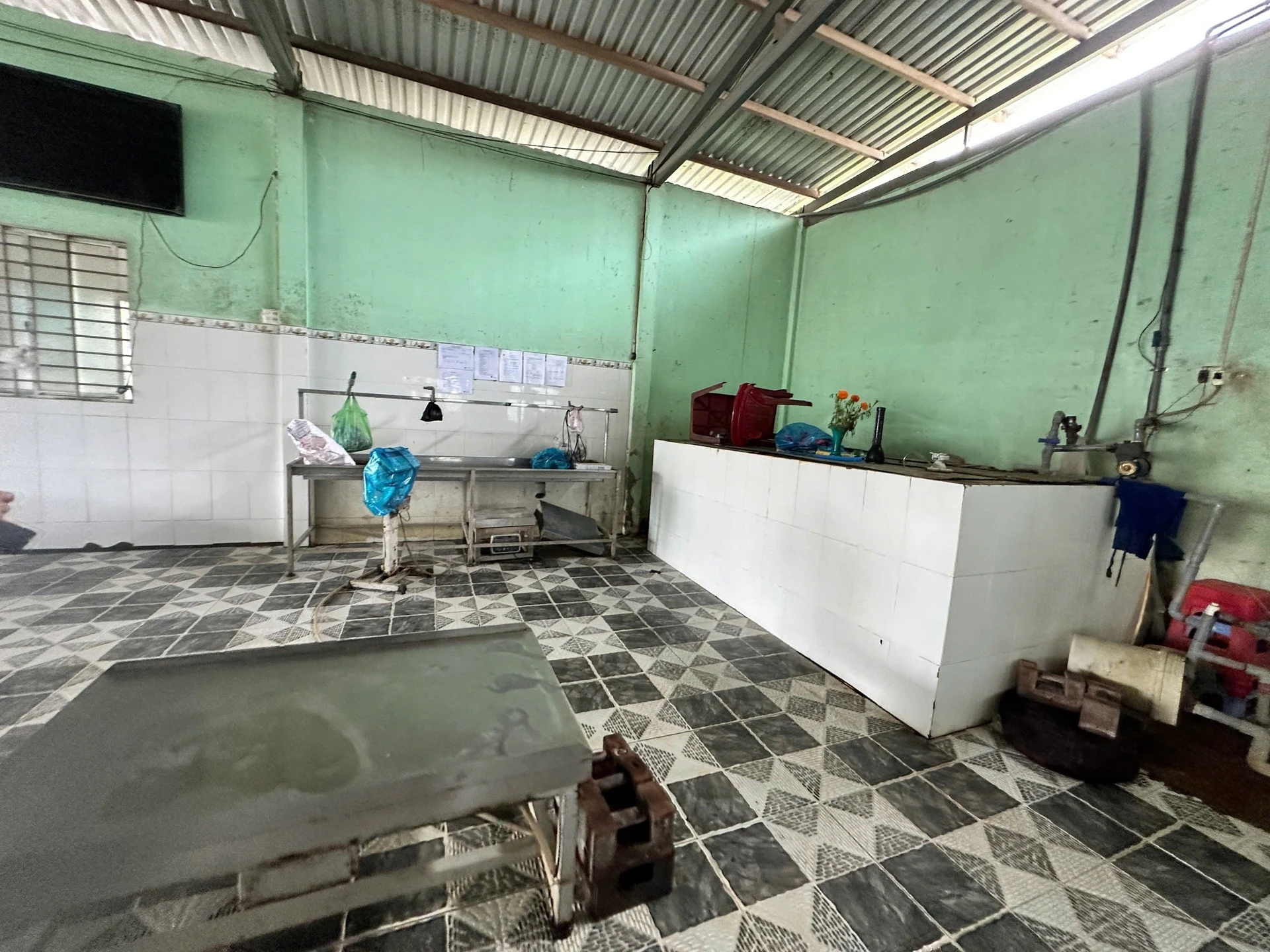 Đại diện C.P Việt Nam thừa nhận hình ảnh "tố" heo bệnh là thật, chủ cơ sở giết mổ gia công chia sẻ thông tin nóng- Ảnh 2. Đại diện C.P Việt Nam thừa nhận hình ảnh "tố" heo bệnh là thật, chủ cơ sở giết mổ gia công chia sẻ thông tin nóng- Ảnh 2.