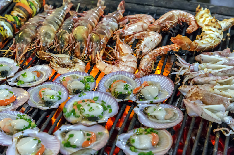 Cảnh tượng đông nghịt tại một bãi biển miền Bắc ngày cuối tuần: "Mùa hè đã thật sự đến rồi"!- Ảnh 4. Cảnh tượng đông nghịt tại một bãi biển miền Bắc ngày cuối tuần: "Mùa hè đã thật sự đến rồi"!- Ảnh 4.