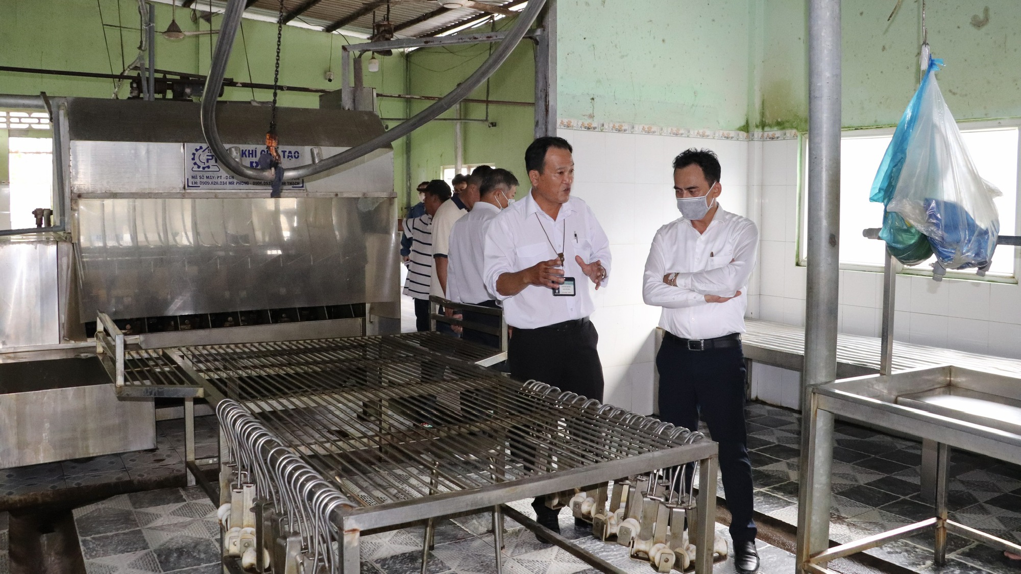 Đại diện C.P Việt Nam thừa nhận hình ảnh "tố" heo bệnh là thật, chủ cơ sở giết mổ gia công chia sẻ thông tin nóng- Ảnh 1. Đại diện C.P Việt Nam thừa nhận hình ảnh "tố" heo bệnh là thật, chủ cơ sở giết mổ gia công chia sẻ thông tin nóng- Ảnh 1.