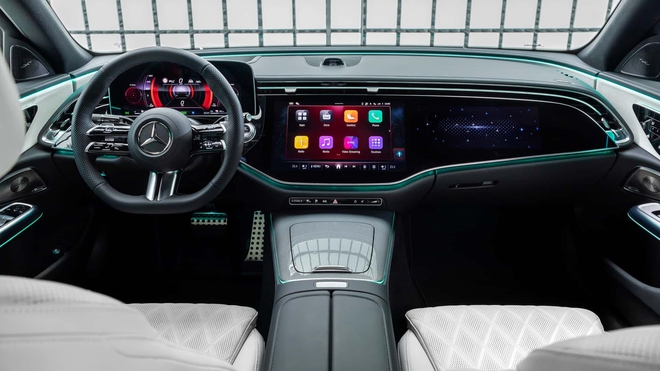 Mercedes-Benz E-Class 'dọn kho' giảm giá còn hơn 1,7 tỷ đồng tại đại lý: Ngang giá lăn bánh Camry, chờ đời mới ra mắt đấu 5 Series- Ảnh 7. Mercedes-Benz E-Class 'dọn kho' giảm giá còn hơn 1,7 tỷ đồng tại đại lý: Ngang giá lăn bánh Camry, chờ đời mới ra mắt đấu 5 Series- Ảnh 7.