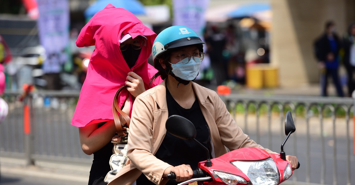 Trời nắng nóng 40 độ C, đề phòng say nắng, đột quỵ khi ngoài đường, thấy dấu hiệu này cần tới bệnh viện ngay- Ảnh 3.