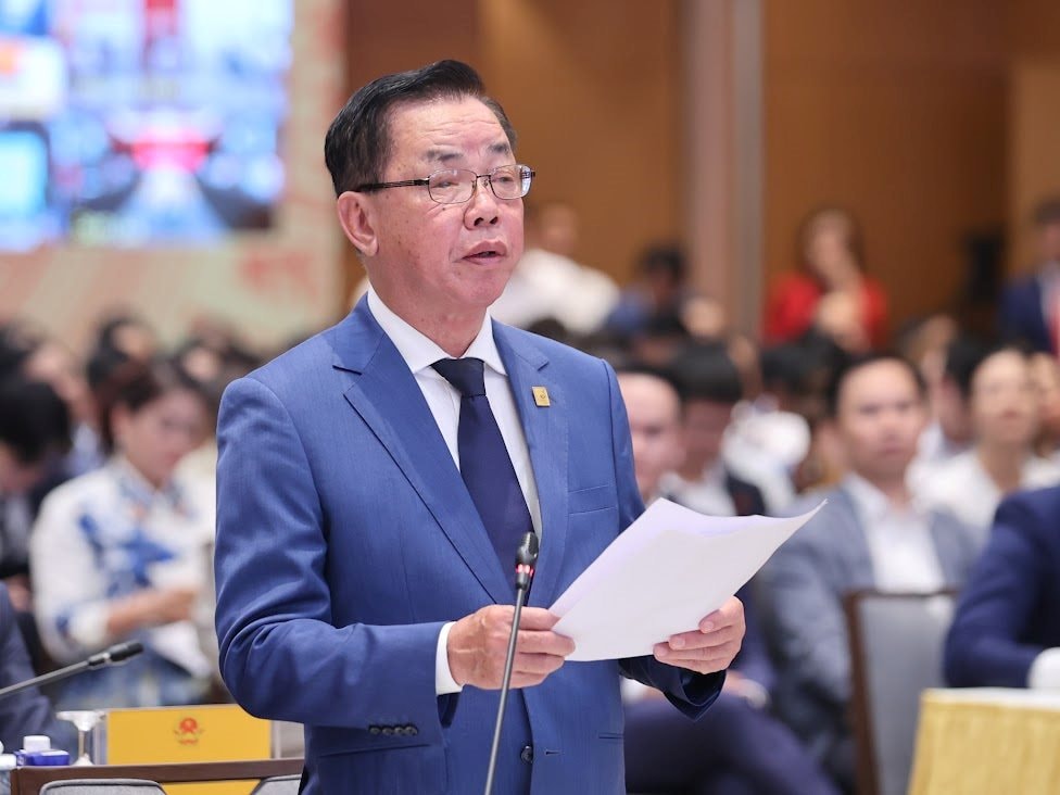 Tặng Thủ tướng món quà 1.247 hạt, ông Trần Mạnh Báo đề xuất gì trong lĩnh vực “xương sống” của kinh tế?- Ảnh 2. Tặng Thủ tướng món quà 1.247 hạt, ông Trần Mạnh Báo đề xuất gì trong lĩnh vực “xương sống” của kinh tế?- Ảnh 2.