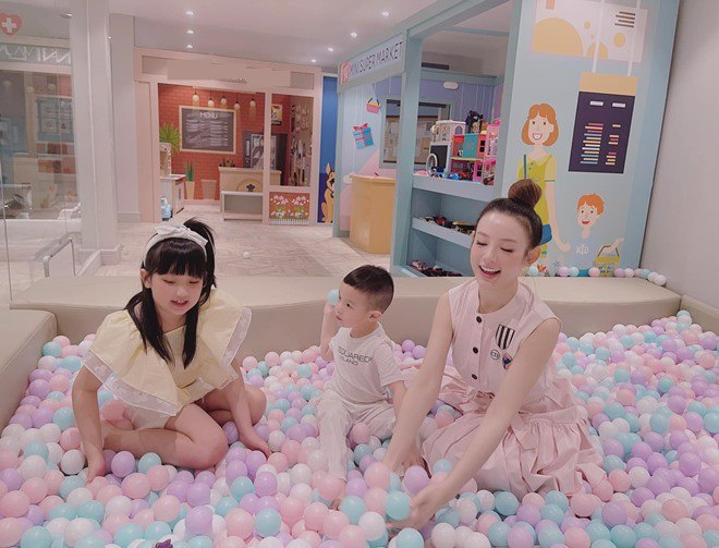 Sao Việt bỏ tiền tỷ đầu tư khu vui chơi tại gia cho con: Từ trung tâm thương mại tới sân chơi rộng lớn ai nhìn cũng mê- Ảnh 1. Sao Việt bỏ tiền tỷ đầu tư khu vui chơi tại gia cho con: Từ trung tâm thương mại tới sân chơi rộng lớn ai nhìn cũng mê- Ảnh 1.