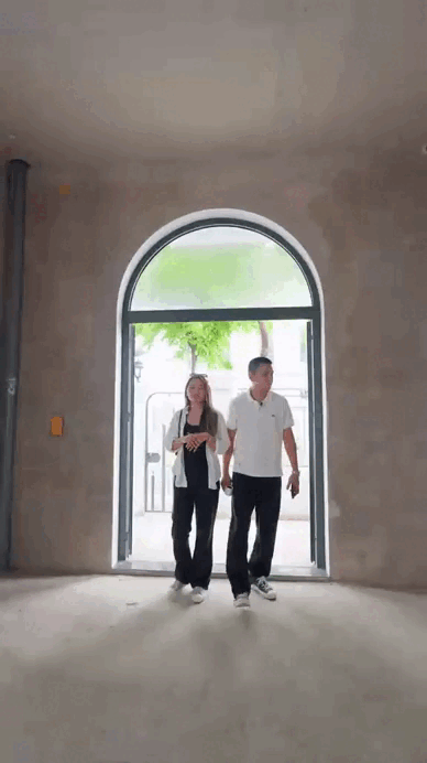 Cặp đôi 290 triệu like khoe biệt thự 180m², chưa decor gì vẫn hút hơn 3 triệu người xem- Ảnh 6. Cặp đôi 290 triệu like khoe biệt thự 180m², chưa decor gì vẫn hút hơn 3 triệu người xem- Ảnh 6.