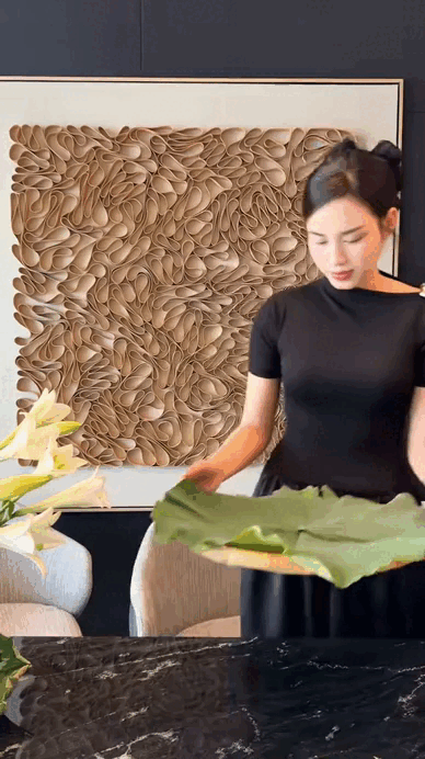 Viral khoảnh khắc Đỗ Hà đi chợ cùng bạn trai thiếu gia, netizen 