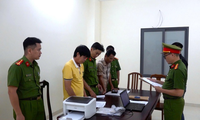 Huấn luyện viên Đặng Đạo và Nguyễn Tý vừa bị bắt tạm giam đã "ăn chặn" tiền như thế nào?- Ảnh 1. Huấn luyện viên Đặng Đạo và Nguyễn Tý vừa bị bắt tạm giam đã "ăn chặn" tiền như thế nào?- Ảnh 1.