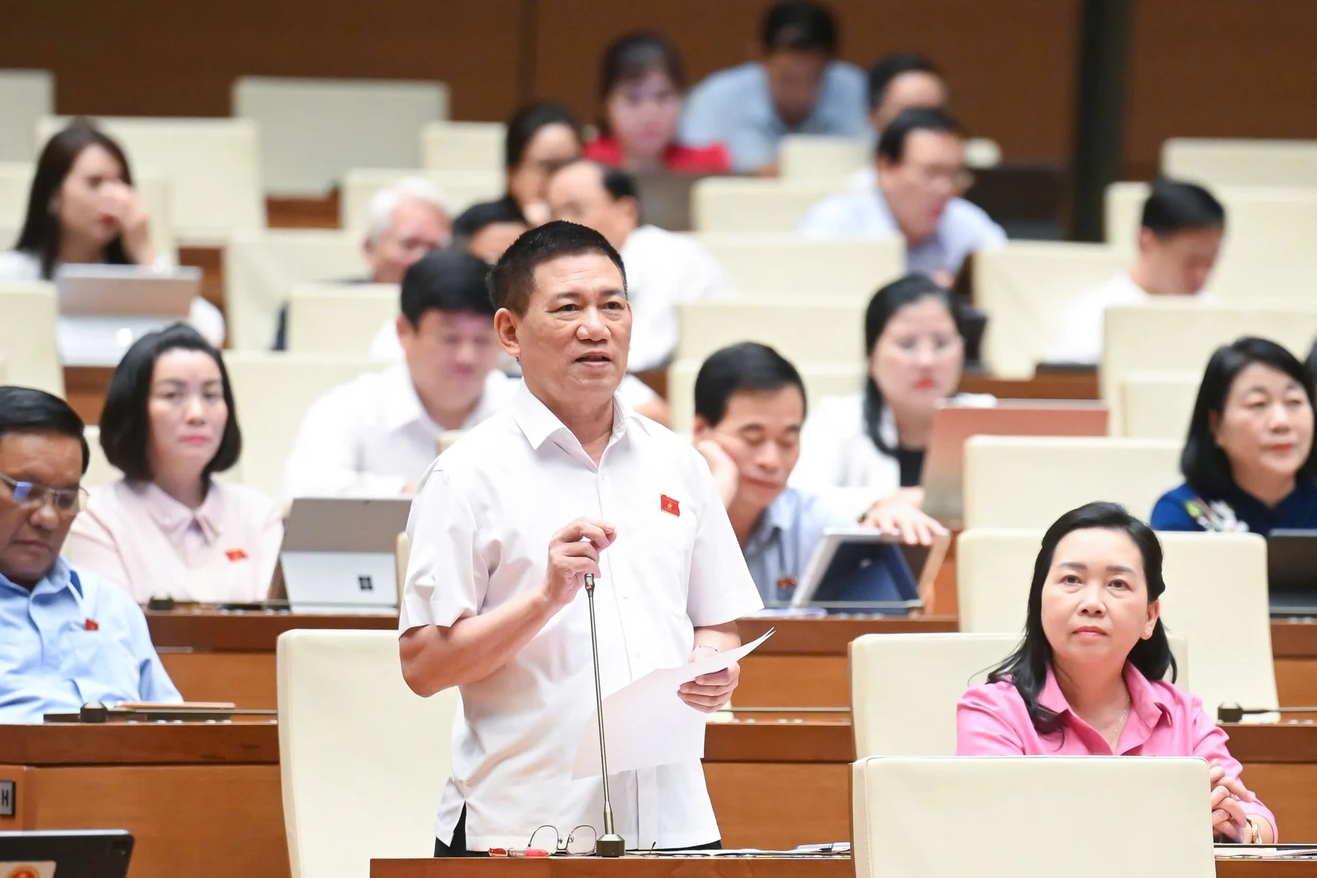 Phó Thủ tướng Hồ Đức Phớc: Nên áp dụng thuế khoán đối với hộ kinh doanh, buôn bán nhỏ, doanh thu dưới 1 tỷ đồng- Ảnh 5. Phó Thủ tướng Hồ Đức Phớc: Nên áp dụng thuế khoán đối với hộ kinh doanh, buôn bán nhỏ, doanh thu dưới 1 tỷ đồng- Ảnh 5.