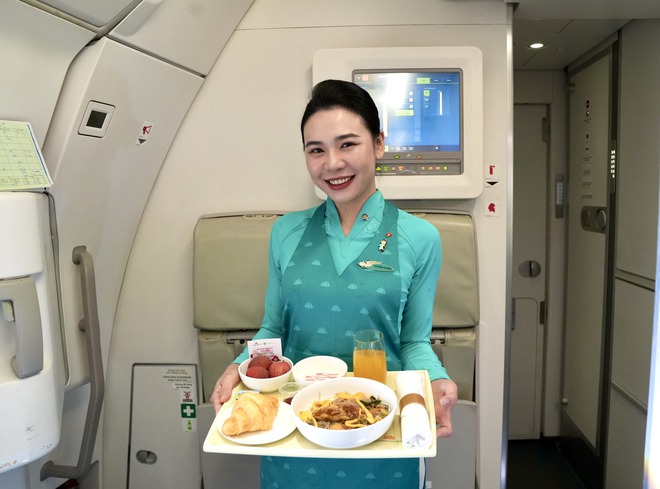 Vải trứng Hưng Yên được mang bán trên trời!- Ảnh 3. Vải trứng Hưng Yên được mang bán trên trời!- Ảnh 3.