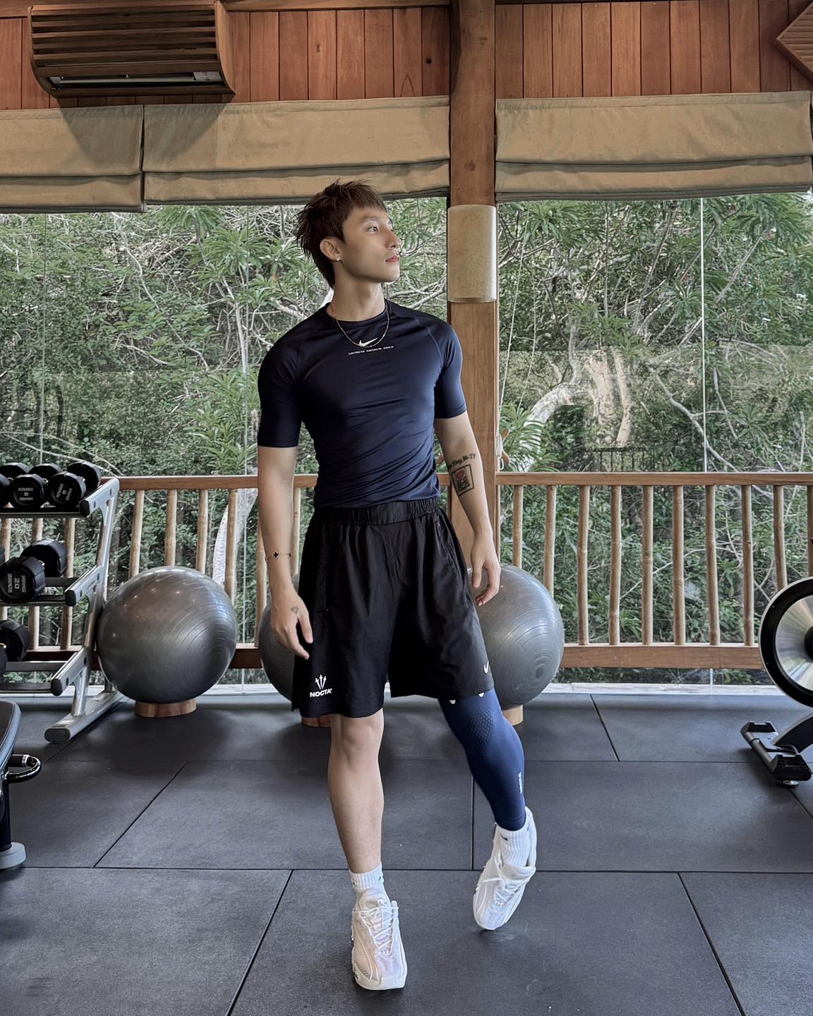 Sơn Tùng - HIEUTHUHAI đọ body gym hừng hực: Biết chọn ai đây?- Ảnh 2. Sơn Tùng - HIEUTHUHAI đọ body gym hừng hực: Biết chọn ai đây?- Ảnh 2.