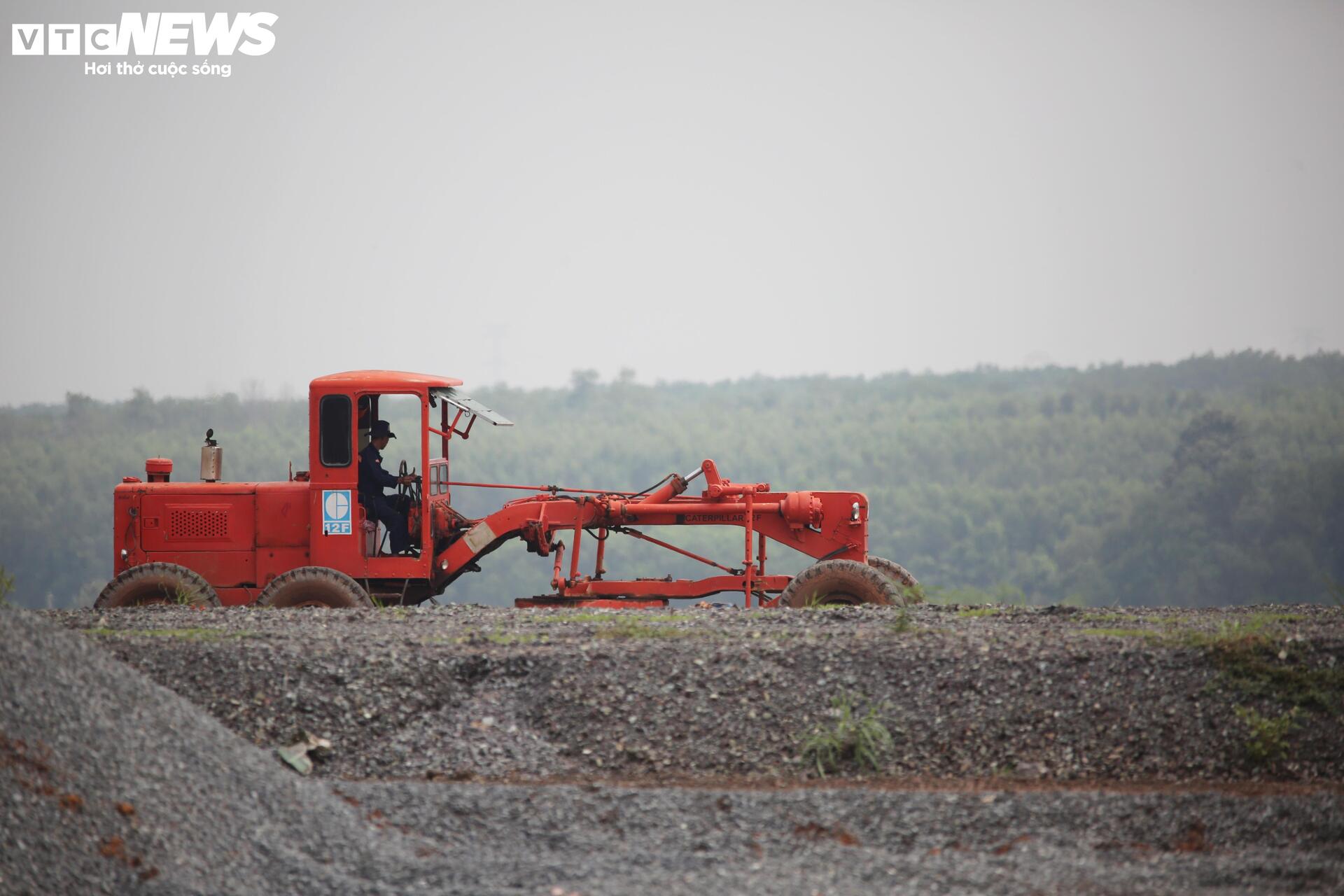 Tấp nập thi công đường băng số 2 tại siêu dự án sân bay Long Thành- Ảnh 8. Tấp nập thi công đường băng số 2 tại siêu dự án sân bay Long Thành- Ảnh 8.