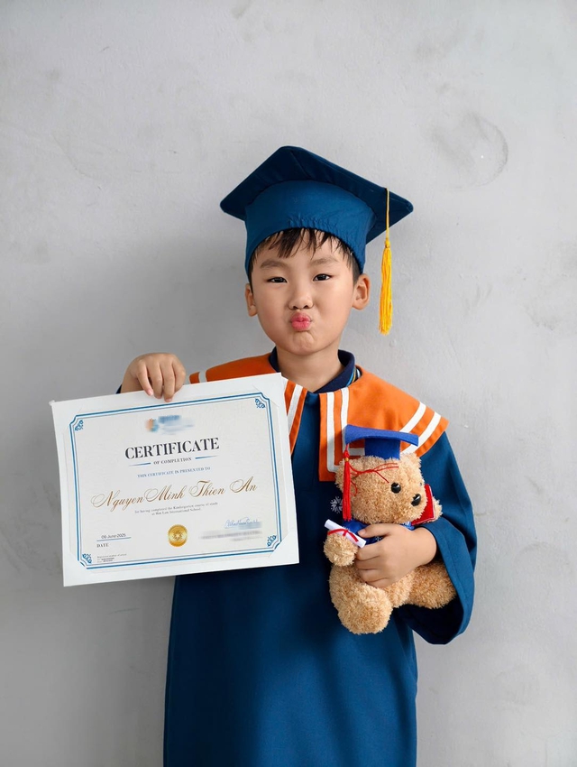 Hoà Minzy cho con học trường cơ sở vật chất quá xịn sò, xem học phí thì đúng là "tiền nào của nấy" thật!- Ảnh 1. Hoà Minzy cho con học trường cơ sở vật chất quá xịn sò, xem học phí thì đúng là "tiền nào của nấy" thật!- Ảnh 1.