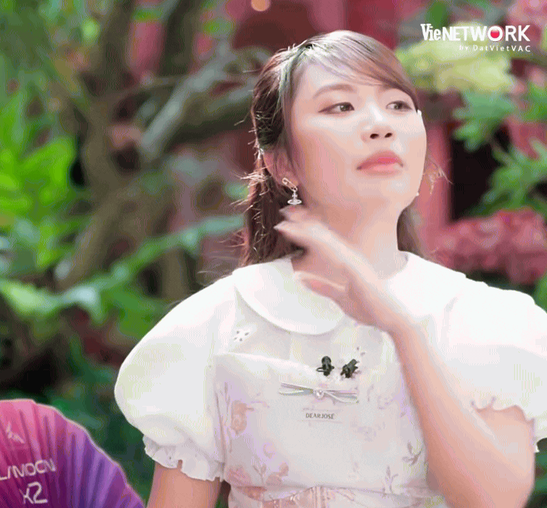 Phương Mỹ Chi dạo này: Nhan sắc ngày càng thăng hạng, “mỏ hỗn” chẳng thua kém ai, “khuấy đảo” 2 show hot đình đám!- Ảnh 7. Phương Mỹ Chi dạo này: Nhan sắc ngày càng thăng hạng, “mỏ hỗn” chẳng thua kém ai, “khuấy đảo” 2 show hot đình đám!- Ảnh 7.