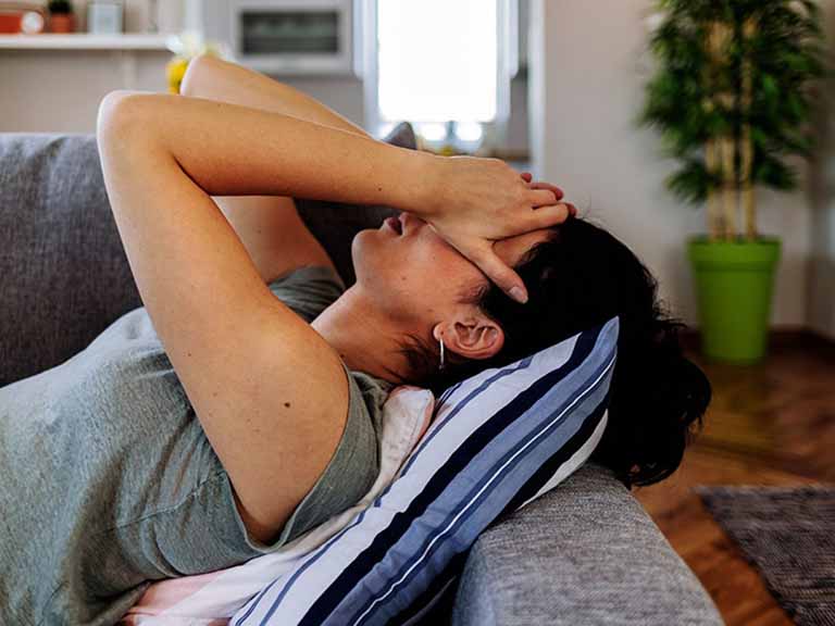 Dấu hiệu ĐỘT QUỴ kéo dài suốt 2 năm, cô gái 25 tuổi tưởng bị cận thị, nhận trái đắng: Liệt nửa người, không thể tự vệ sinh cá nhân…- Ảnh 4. Dấu hiệu ĐỘT QUỴ kéo dài suốt 2 năm, cô gái 25 tuổi tưởng bị cận thị, nhận trái đắng: Liệt nửa người, không thể tự vệ sinh cá nhân…- Ảnh 4.