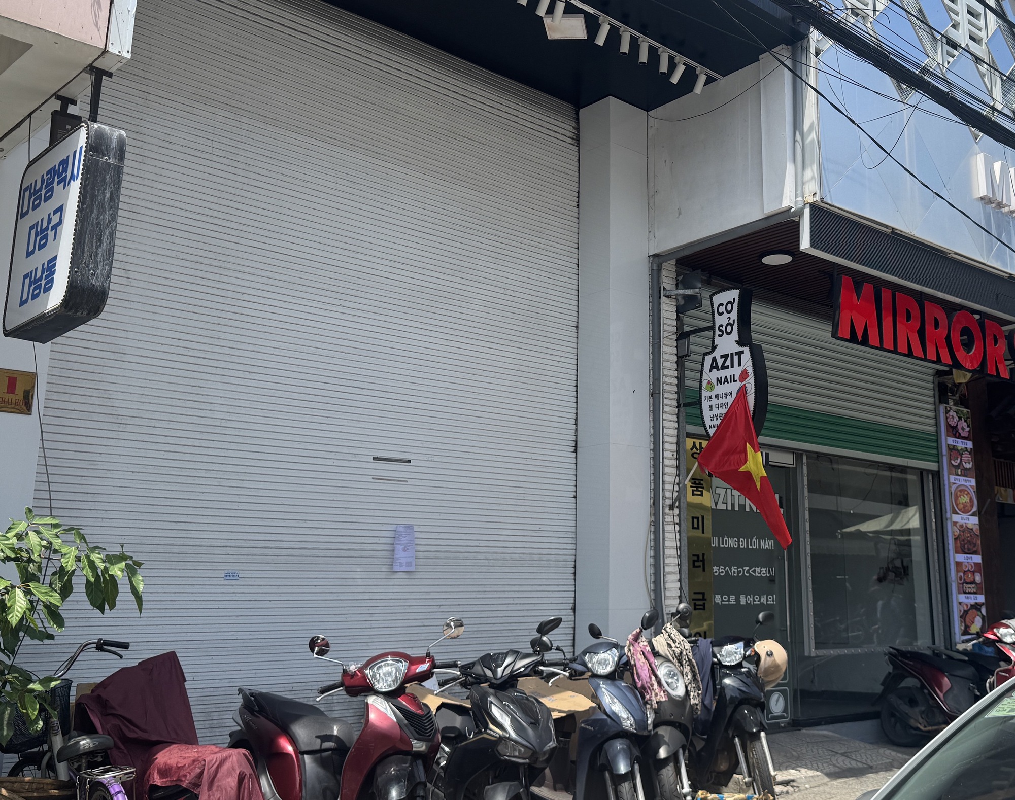 Cảnh tượng khó tin tại tuyến phố du lịch Đà Nẵng- Ảnh 6. Cảnh tượng khó tin tại tuyến phố du lịch Đà Nẵng- Ảnh 6.