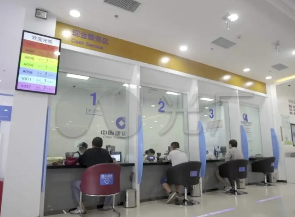 Gửi tiết kiệm 3,2 tỷ đồng, 16 năm sau người đàn ông chết lặng khi tài khoản chỉ còn 5 nghìn: Ngân hàng thông báo "vợ anh đã rút hết"- Ảnh 2. Gửi tiết kiệm 3,2 tỷ đồng, 16 năm sau người đàn ông chết lặng khi tài khoản chỉ còn 5 nghìn: Ngân hàng thông báo "vợ anh đã rút hết"- Ảnh 2.