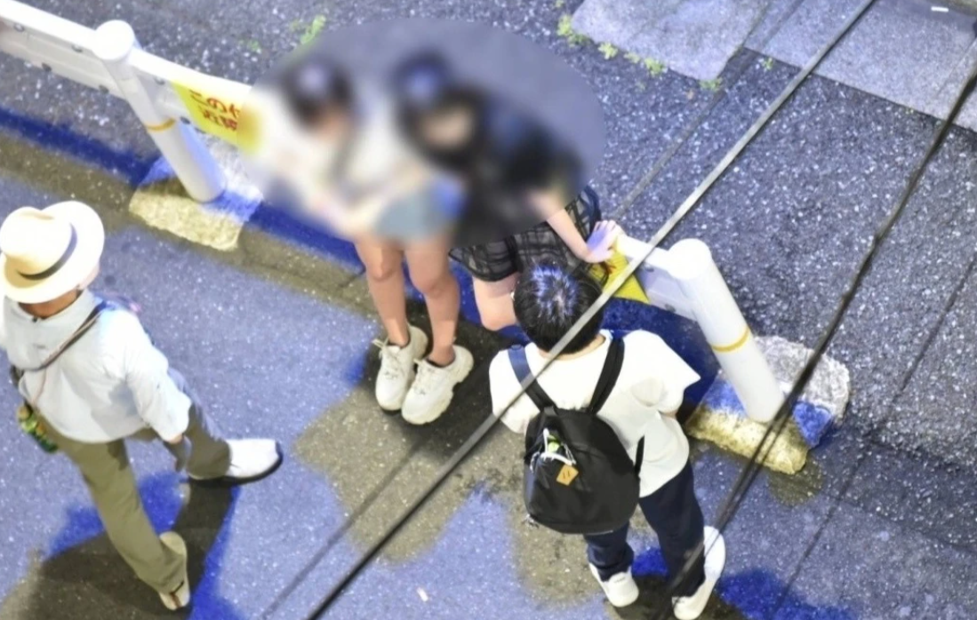"Chào em, em có muốn kiếm thật nhiều tiền không?": Tiếng chào mời của những tay "điều đào" chuyên nghiệp hé lộ về thế giới ngầm tại Nhật Bản- Ảnh 1. "Chào em, em có muốn kiếm thật nhiều tiền không?": Tiếng chào mời của những tay "điều đào" chuyên nghiệp hé lộ về thế giới ngầm tại Nhật Bản- Ảnh 1.