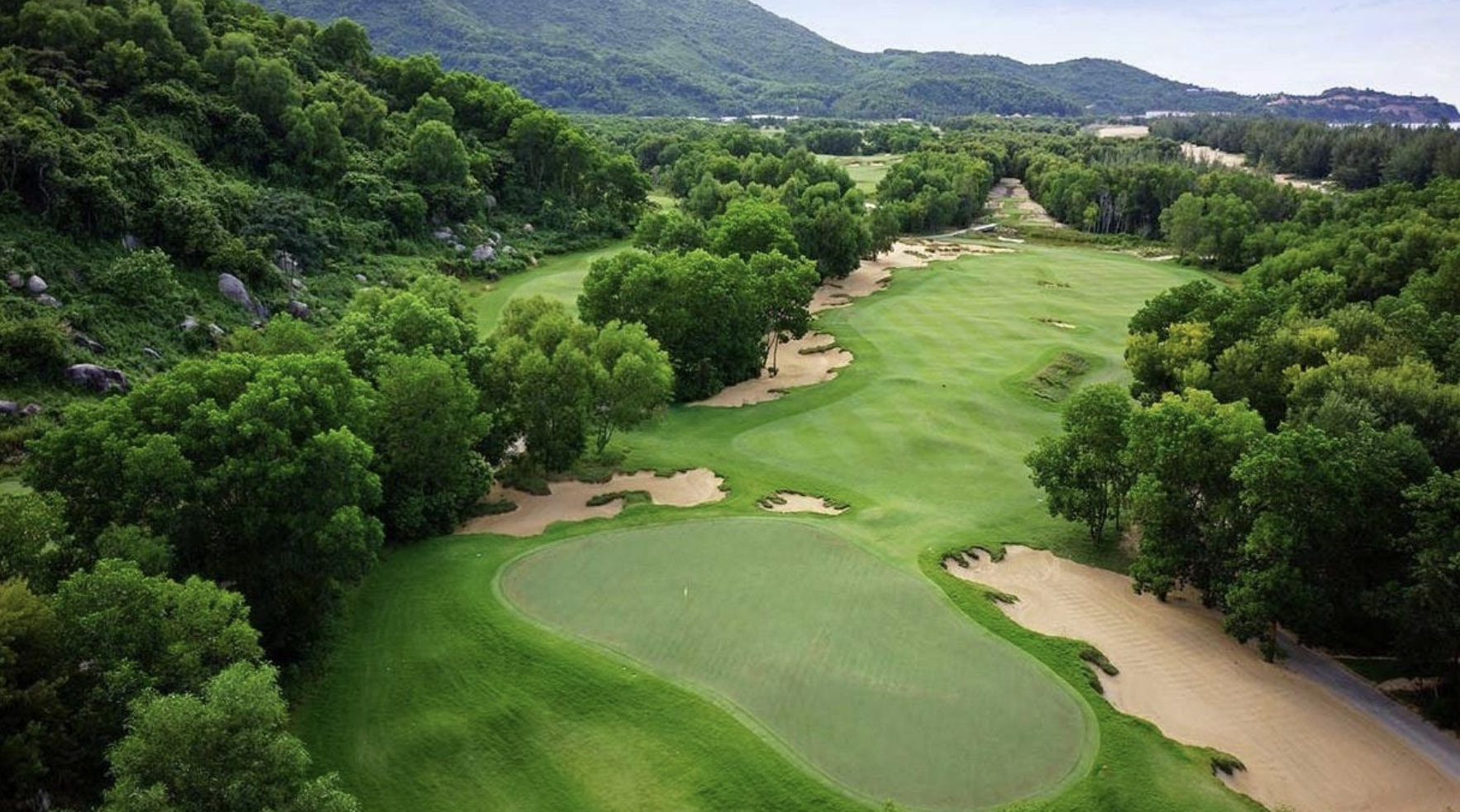 Công ty con của Vinhomes đầu tư sân golf tại Quảng Ninh: Phục vụ 1.000 khách mỗi ngày, rộng 100 ha, vốn đầu tư 900 tỷ- Ảnh 1. Công ty con của Vinhomes đầu tư sân golf tại Quảng Ninh: Phục vụ 1.000 khách mỗi ngày, rộng 100 ha, vốn đầu tư 900 tỷ- Ảnh 1.