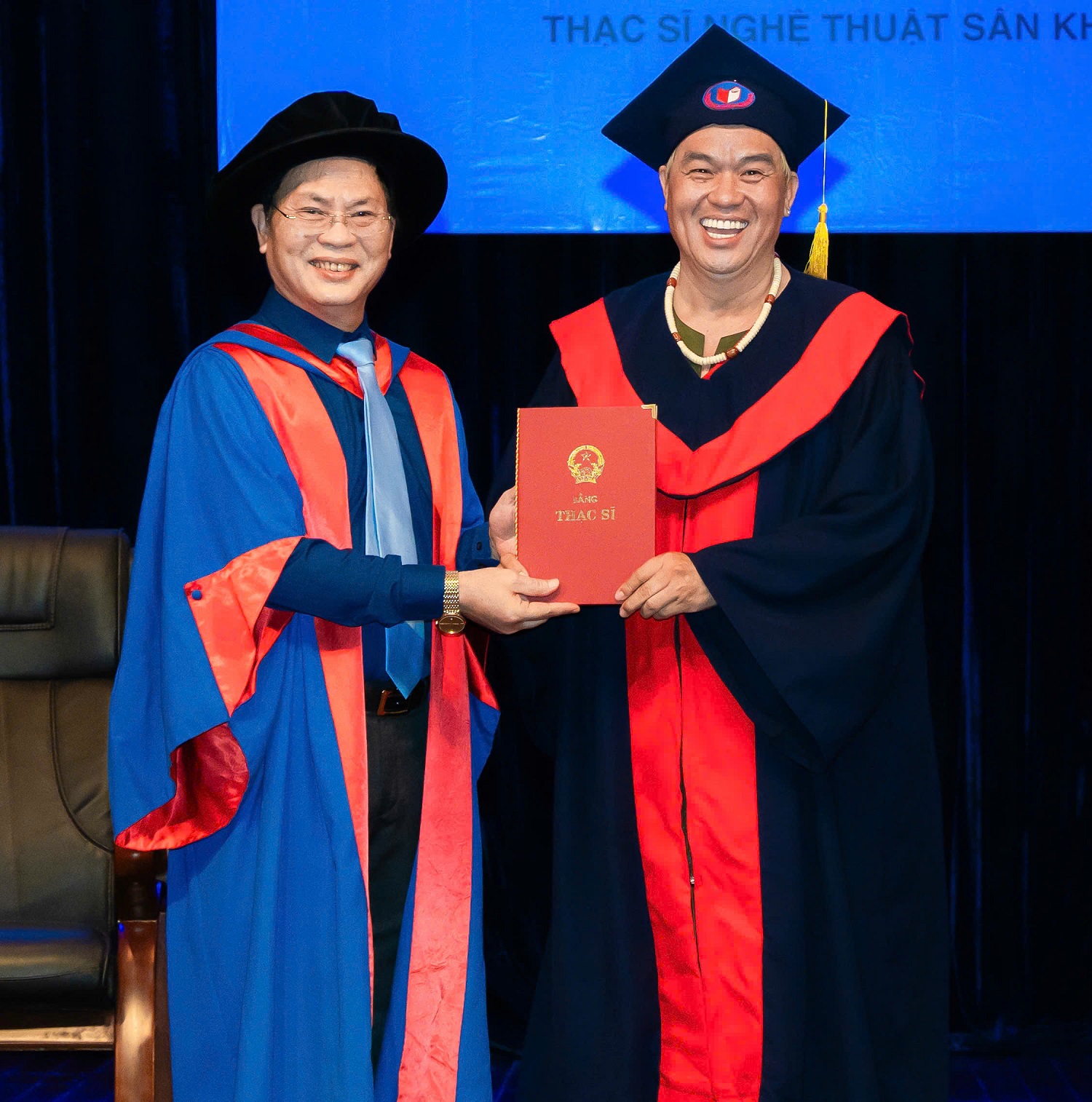 Nam nghệ sĩ rao biệt phủ 100 tỷ, tuổi 54: “Tôi đang chuẩn bị thi đầu vào Tiến sĩ”- Ảnh 2.