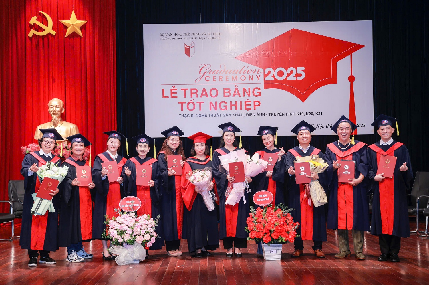 Nam nghệ sĩ rao biệt phủ 100 tỷ, tuổi 54: “Tôi đang chuẩn bị thi đầu vào Tiến sĩ”- Ảnh 1.