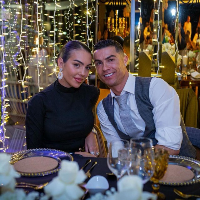 Lộ ảnh đám cưới bí mật của Ronaldo và bạn gái nổi tiếng- Ảnh 2. Lộ ảnh đám cưới bí mật của Ronaldo và bạn gái nổi tiếng- Ảnh 2.