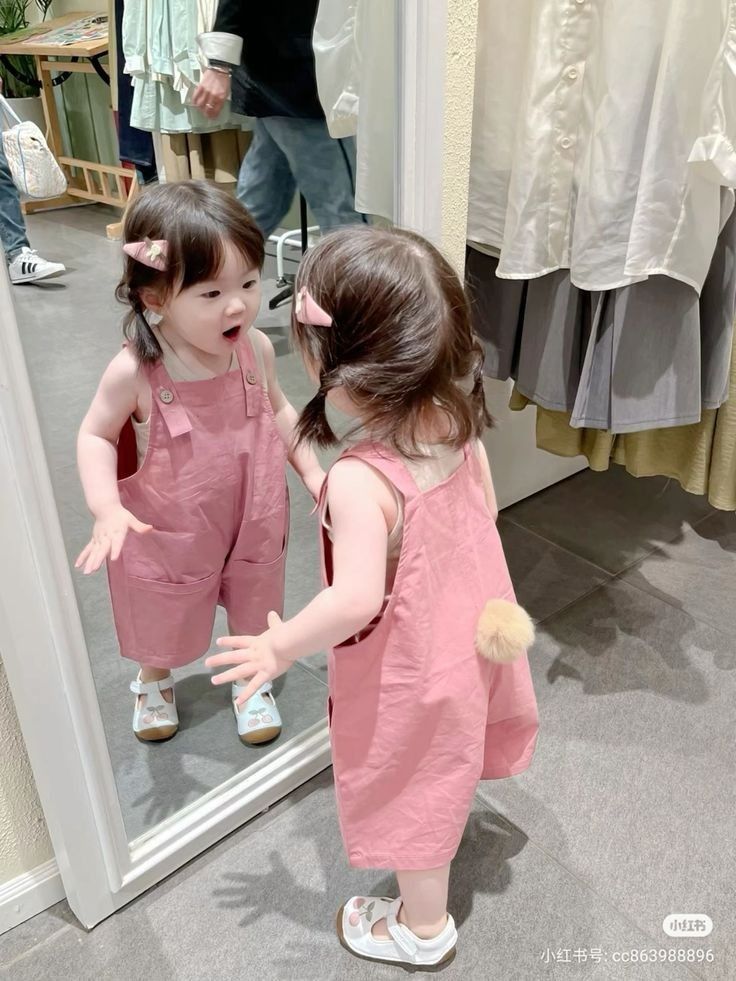 Trẻ hay ĐÒI HỎI, muốn gì phải có bằng được: Tưởng rằng không ngoan nhưng lại là dấu hiệu của sự phát triển tư duy rất đặc biệt- Ảnh 2. Trẻ hay ĐÒI HỎI, muốn gì phải có bằng được: Tưởng rằng không ngoan nhưng lại là dấu hiệu của sự phát triển tư duy rất đặc biệt- Ảnh 2.