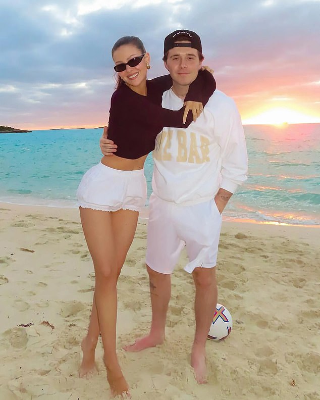 "Kẻ có tiền - Người có nguyên tắc": Nhà Beckham và thông gia tỷ phú đại chiến vì căn biệt thự 400 tỷ- Ảnh 4. "Kẻ có tiền - Người có nguyên tắc": Nhà Beckham và thông gia tỷ phú đại chiến vì căn biệt thự 400 tỷ- Ảnh 4.