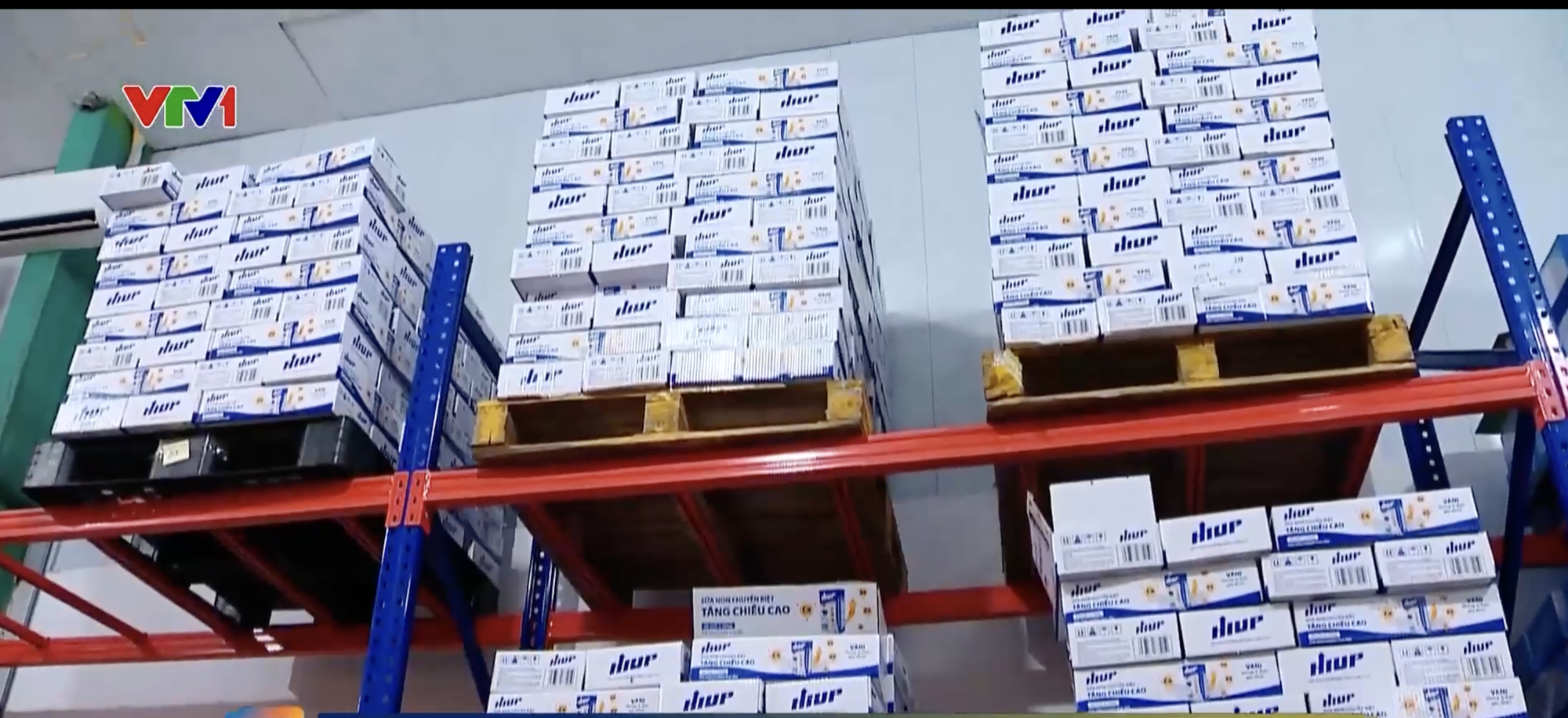 Cận cảnh kho hàng, dây chuyền được quảng bá "hàng đầu" của đường dây sản xuất sữa HIUP 27 giả- Ảnh 3.