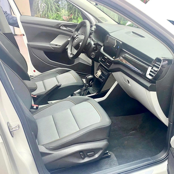 Ảnh thực tế 2 bản Skoda Kushaq tại Việt Nam: Giá dự kiến từ dưới 600 triệu đồng, ra mắt tháng này cạnh tranh Xforce, Creta- Ảnh 11. Ảnh thực tế 2 bản Skoda Kushaq tại Việt Nam: Giá dự kiến từ dưới 600 triệu đồng, ra mắt tháng này cạnh tranh Xforce, Creta- Ảnh 11.