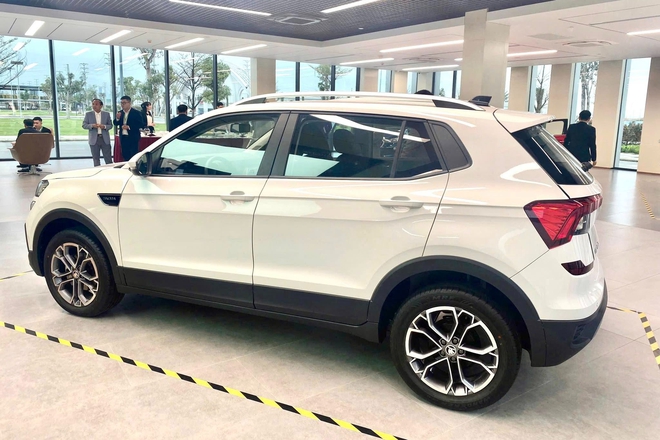 Ảnh thực tế 2 bản Skoda Kushaq tại Việt Nam: Giá dự kiến từ dưới 600 triệu đồng, ra mắt tháng này cạnh tranh Xforce, Creta- Ảnh 4. Ảnh thực tế 2 bản Skoda Kushaq tại Việt Nam: Giá dự kiến từ dưới 600 triệu đồng, ra mắt tháng này cạnh tranh Xforce, Creta- Ảnh 4.