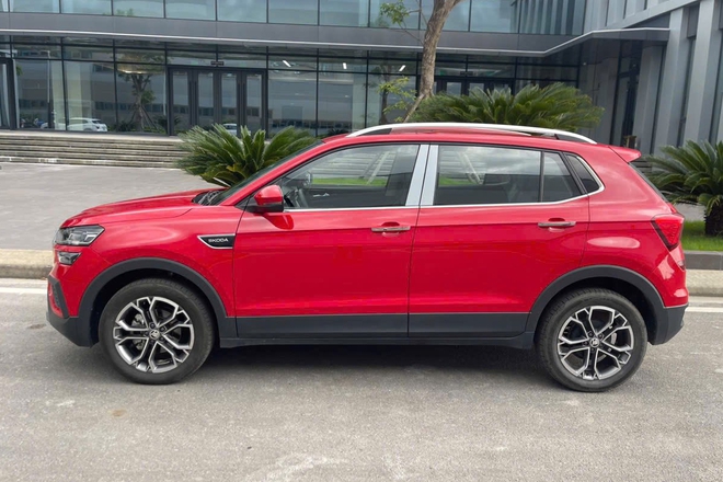 Ảnh thực tế 2 bản Skoda Kushaq tại Việt Nam: Giá dự kiến từ dưới 600 triệu đồng, ra mắt tháng này cạnh tranh Xforce, Creta- Ảnh 6. Ảnh thực tế 2 bản Skoda Kushaq tại Việt Nam: Giá dự kiến từ dưới 600 triệu đồng, ra mắt tháng này cạnh tranh Xforce, Creta- Ảnh 6.