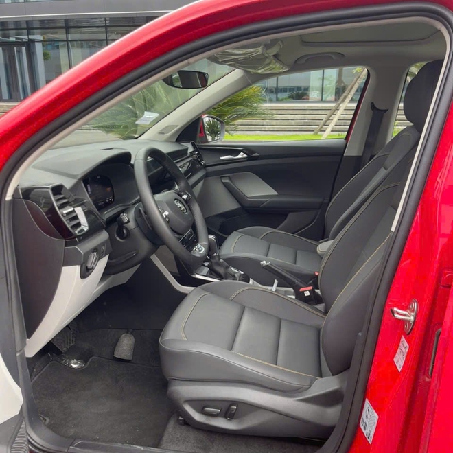 Ảnh thực tế 2 bản Skoda Kushaq tại Việt Nam: Giá dự kiến từ dưới 600 triệu đồng, ra mắt tháng này cạnh tranh Xforce, Creta- Ảnh 10. Ảnh thực tế 2 bản Skoda Kushaq tại Việt Nam: Giá dự kiến từ dưới 600 triệu đồng, ra mắt tháng này cạnh tranh Xforce, Creta- Ảnh 10.