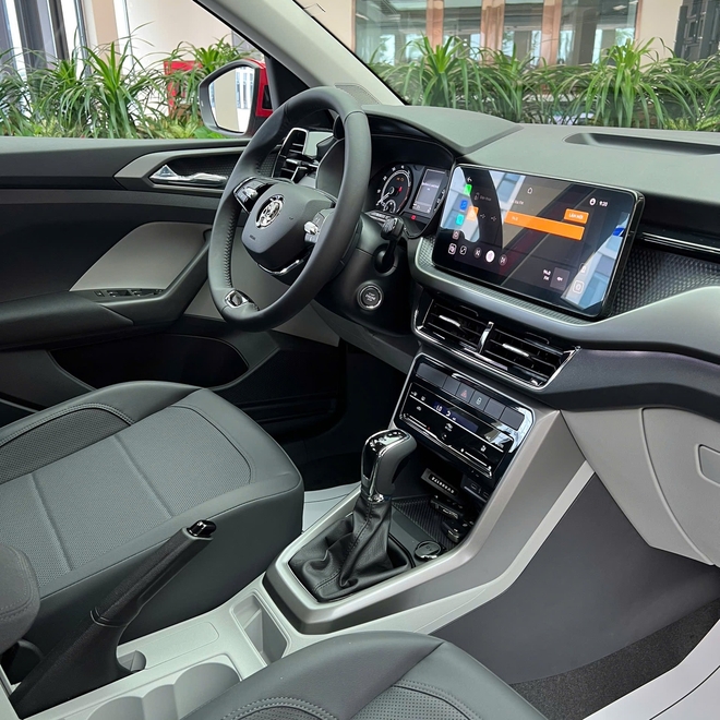 Ảnh thực tế 2 bản Skoda Kushaq tại Việt Nam: Giá dự kiến từ dưới 600 triệu đồng, ra mắt tháng này cạnh tranh Xforce, Creta- Ảnh 8. Ảnh thực tế 2 bản Skoda Kushaq tại Việt Nam: Giá dự kiến từ dưới 600 triệu đồng, ra mắt tháng này cạnh tranh Xforce, Creta- Ảnh 8.