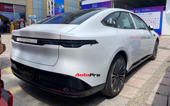 Nissan N7 vừa về Việt Nam 'cháy hàng' tại thị trường sát vách: Chốt trung bình 400 xe/ngày, giá quy đổi chỉ từ hơn 430 triệu đồng- Ảnh 3. Nissan N7 vừa về Việt Nam 'cháy hàng' tại thị trường sát vách: Chốt trung bình 400 xe/ngày, giá quy đổi chỉ từ hơn 430 triệu đồng- Ảnh 3.