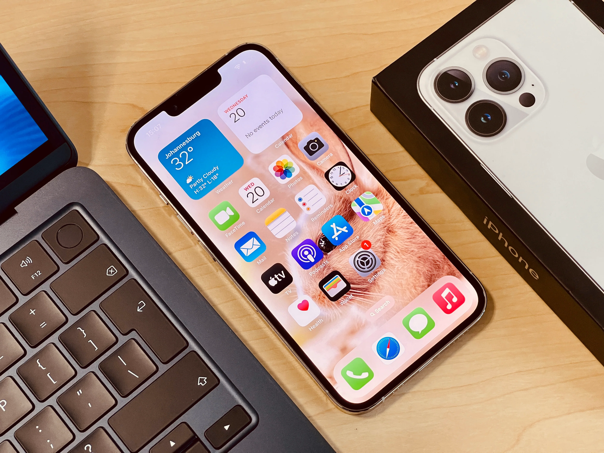 Bộ đôi iPhone 12, 13 giảm giá sâu còn 10-11 triệu- Ảnh 2. Bộ đôi iPhone 12, 13 giảm giá sâu còn 10-11 triệu- Ảnh 2.