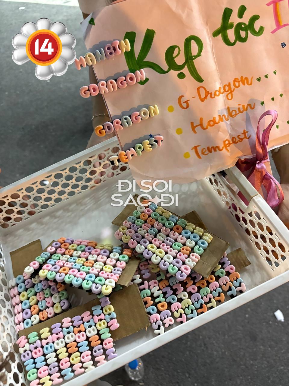 Đặt mục tiêu kiếm 30 triệu trong 2 ngày, “khối nghỉ hè” rủ nhau ra sân Mỹ Đình làm một việc- Ảnh 5. Đặt mục tiêu kiếm 30 triệu trong 2 ngày, “khối nghỉ hè” rủ nhau ra sân Mỹ Đình làm một việc- Ảnh 5.
