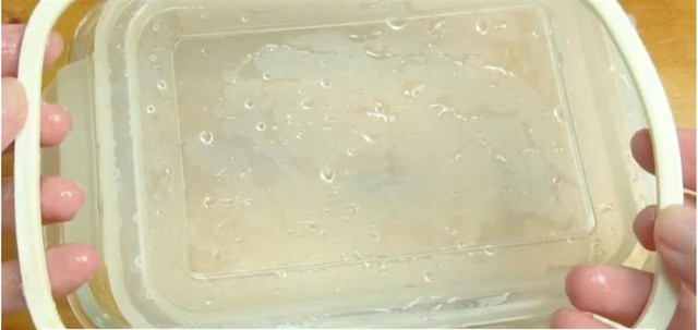 Dùng hộp nhựa, hộp thủy tinh đựng thực phẩm, khi rửa đừng quên bộ phận này: Nhiều người dùng giờ mới biết- Ảnh 1. Dùng hộp nhựa, hộp thủy tinh đựng thực phẩm, khi rửa đừng quên bộ phận này: Nhiều người dùng giờ mới biết- Ảnh 1.