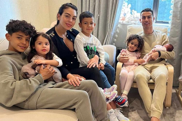 Lộ ảnh đám cưới bí mật của Ronaldo và bạn gái nổi tiếng- Ảnh 3. Lộ ảnh đám cưới bí mật của Ronaldo và bạn gái nổi tiếng- Ảnh 3.